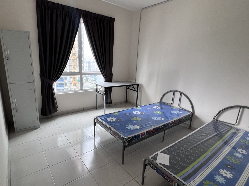 Shared bedroom at Mahsuri Square male hostel