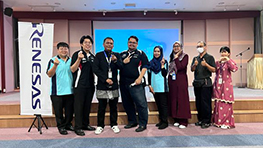 ITPA students and staff visiting an industry facility
